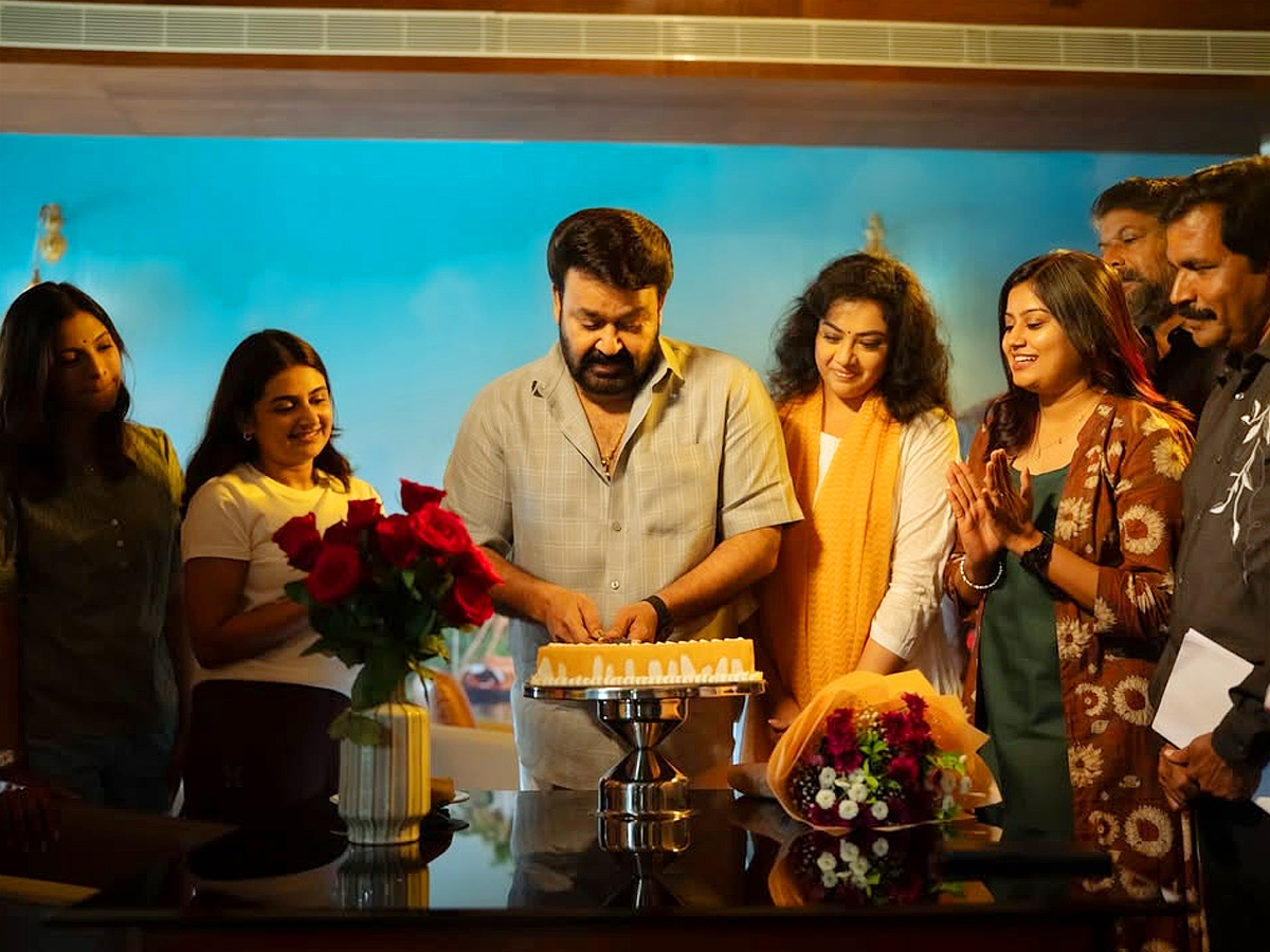 Actor Mohanlal Honored on the sets of Drishyam 3 Photos2