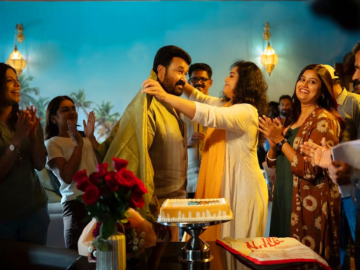 Actor Mohanlal Honored on the sets of Drishyam 3 Photos5