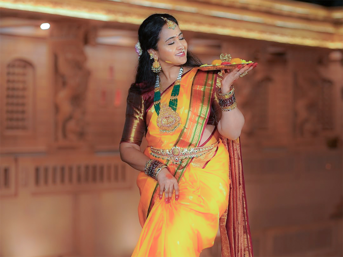 Anchor Lasya Dussehra 2025 Special Photos Viral1
