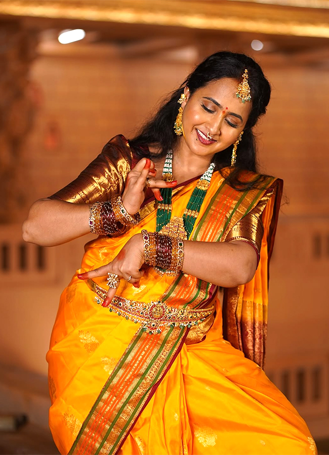 Anchor Lasya Dussehra 2025 Special Photos Viral4