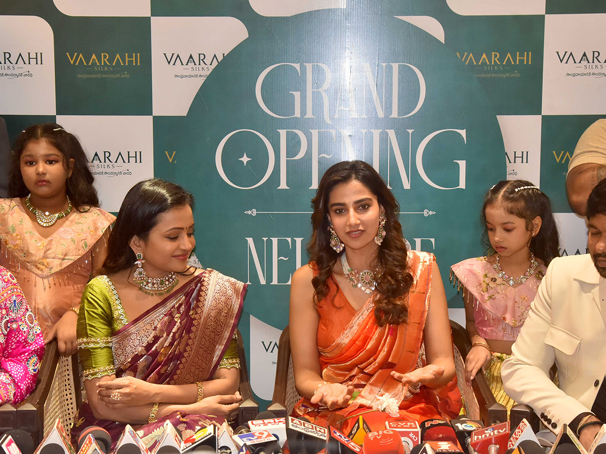 Heroine Meenakshi Chaudhary and anchor Suma in Nellore8