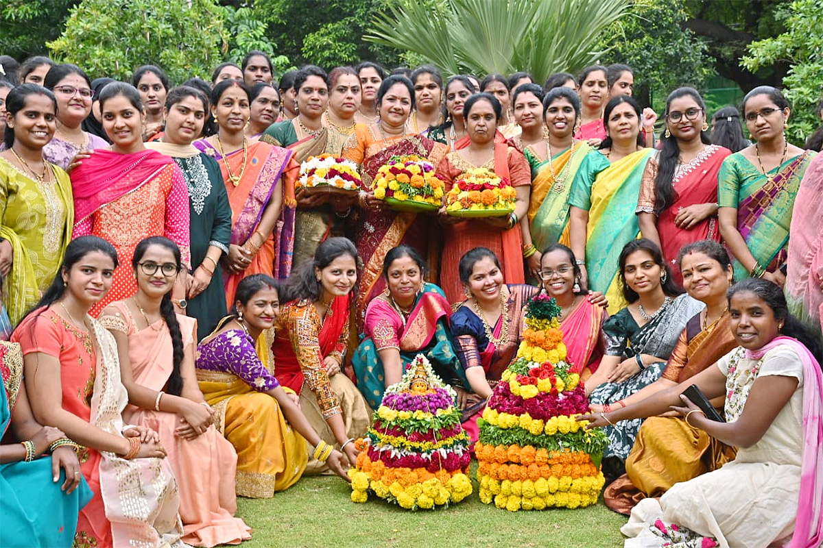 Jahnavi Group of Institutions Bathukamma celebrations1