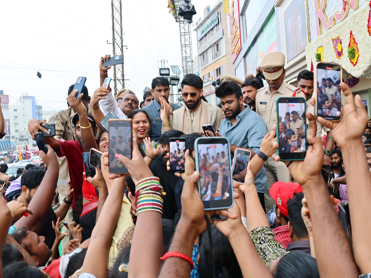 Naga Chaitanya Sobitha Dhulipala grand Shopping Mall opening Photos17