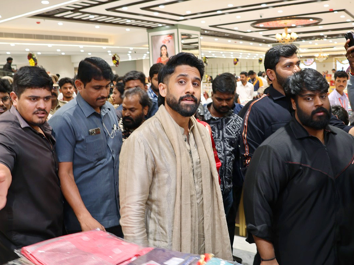 Naga Chaitanya Sobitha Dhulipala grand Shopping Mall opening Photos10