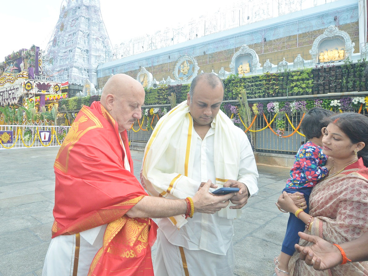 Popular Indian Actor Anupam Kher visited Tirumala Photos4