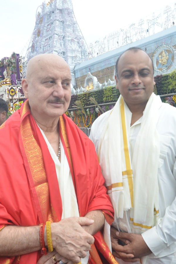 Popular Indian Actor Anupam Kher visited Tirumala Photos7