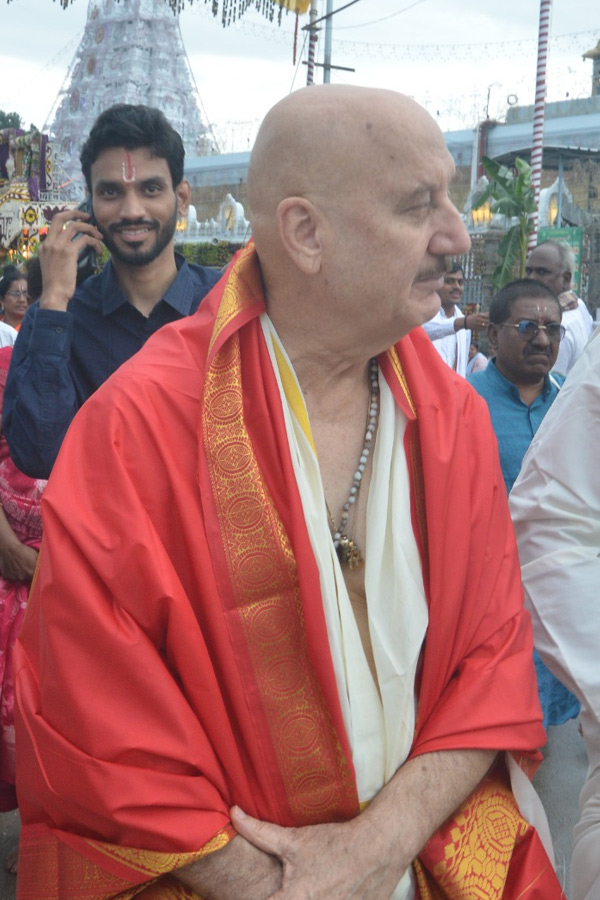 Popular Indian Actor Anupam Kher visited Tirumala Photos8