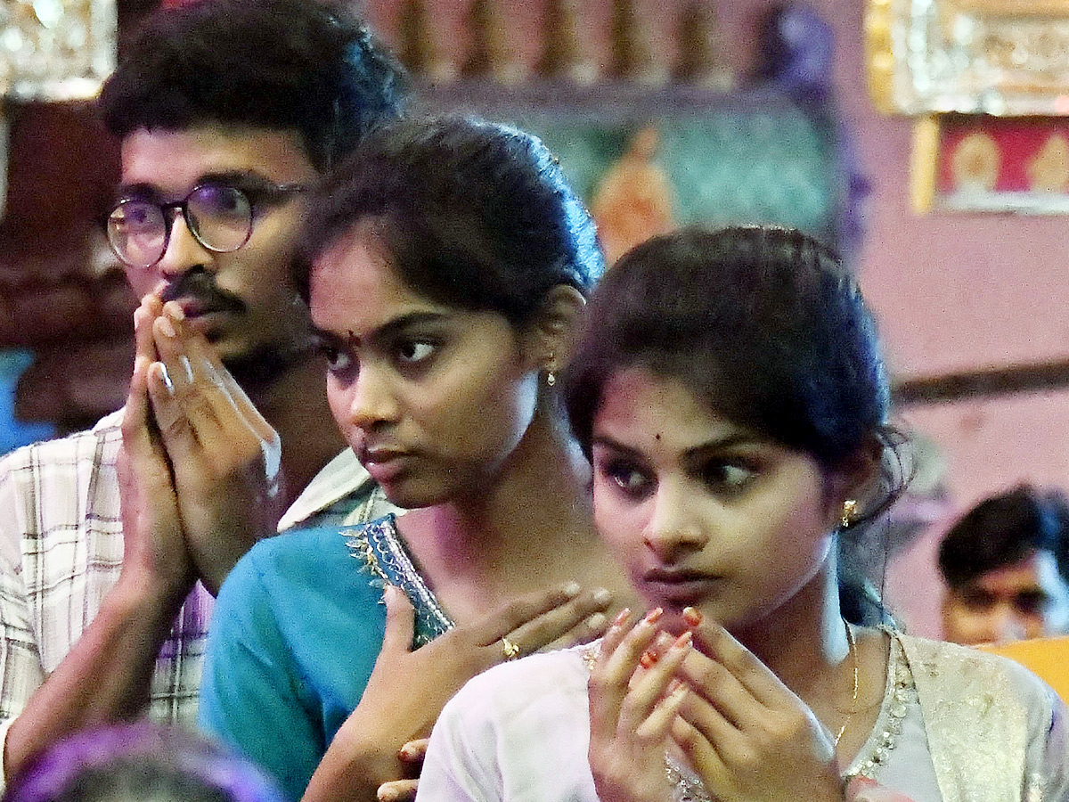 Sri Mahalakshmi Devi Alankaram Day 5 In Vijayawada Dasara Navaratri 2025 Photos14