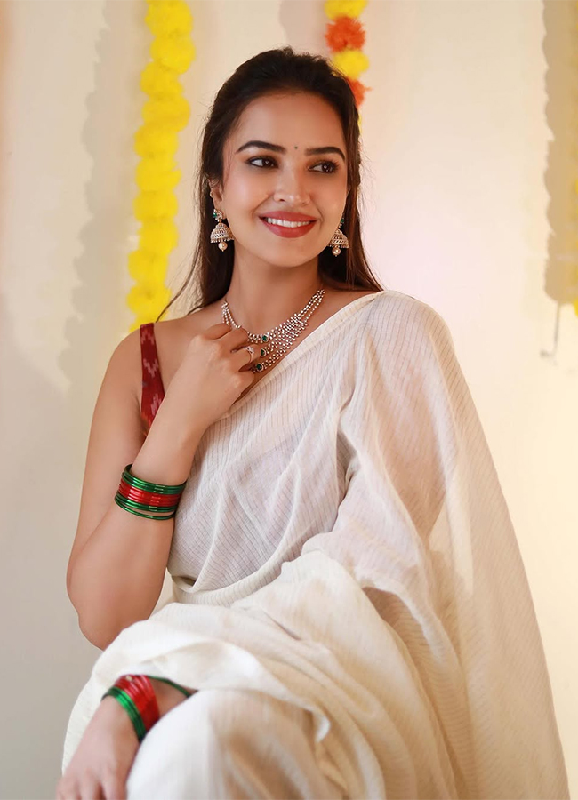 Tollywood Actress Pujita Ponnada Latest Photos12