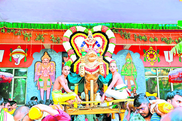 ముత్యపు పందిరిపై మురిసె 3