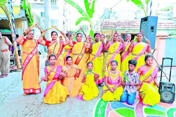 ముత్యపు పందిరిపై మురిసె 1