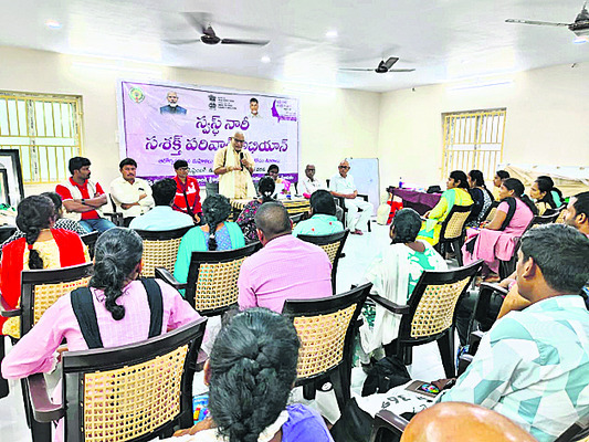 వ్యవసాయ రుణాల కోసం  ఆందోళన 
3