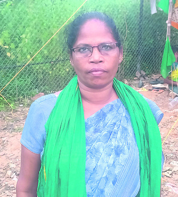 పిల్లాపాపలతో రేయింబవళ్లు దీక్ష5