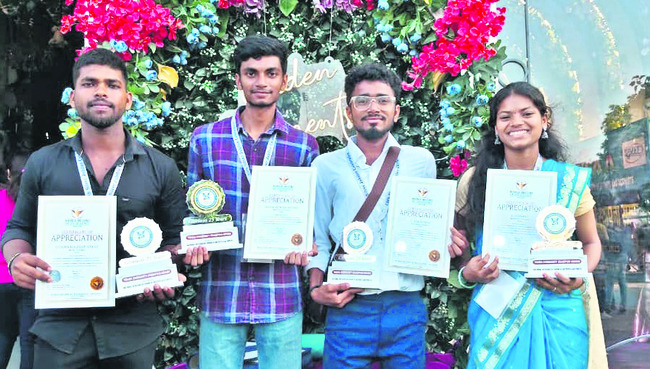 రూ. 5,55,555తో  అమ్మవారికి అలంకరణ 
1
