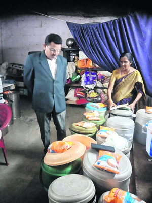 వృద్ధుల ఆశ్రమం సందర్శన1