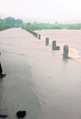 ఏకధాటిగా వర్షం.. స్తంభించిన జనజీవనం 2