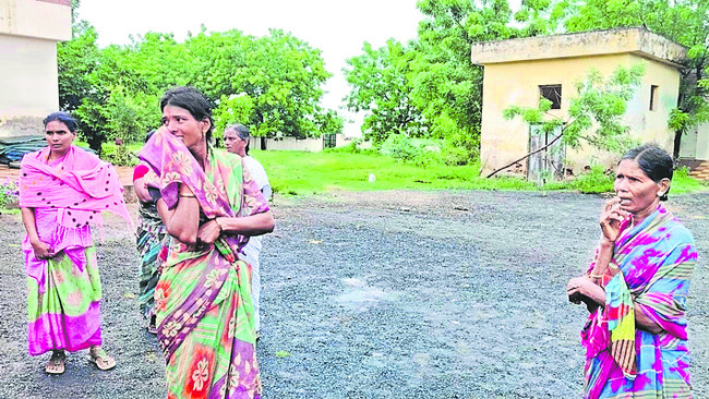ఇద్దరు విద్యార్థుల ఉసురు తీసిన కాలేజీ బస్సు 1