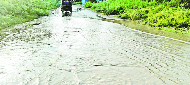 పొంగిన వాగులు, వంకలు1