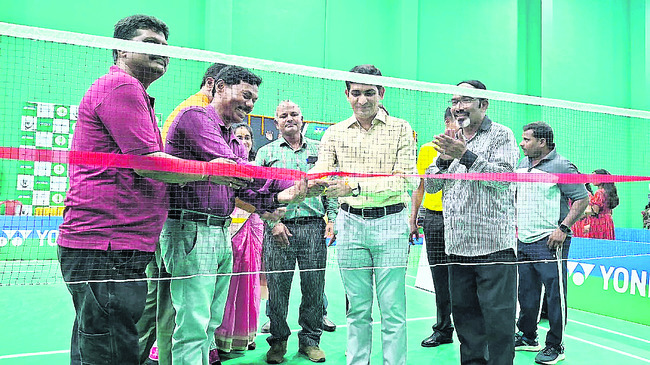 ● క్రీడాస్ఫూర్తితో మెలగాలి1