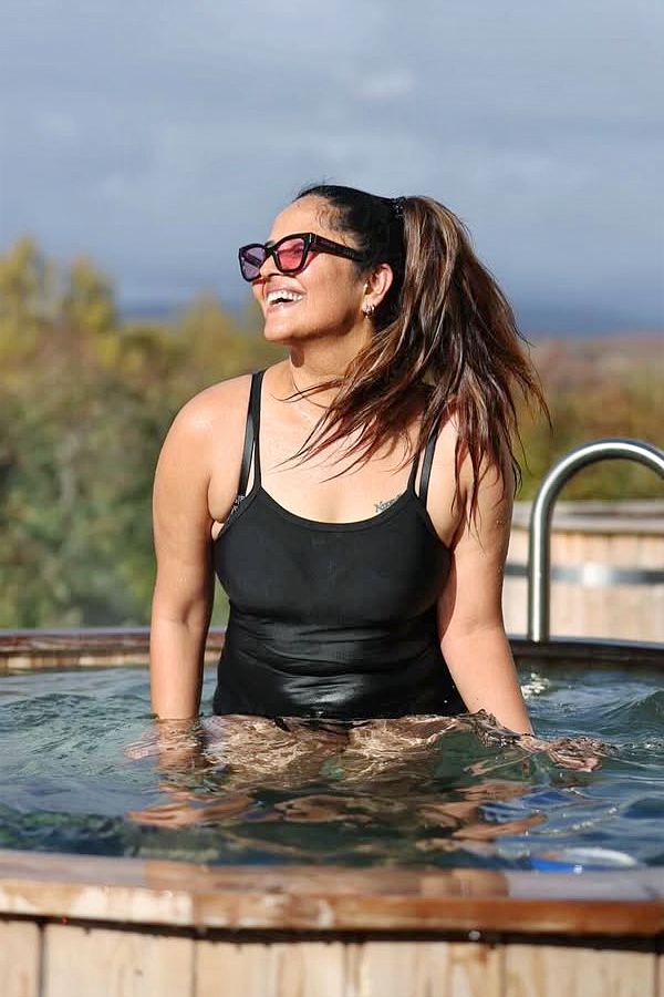 Actress Anasuya Hottest Photo shoot IN Bikini Pictures6