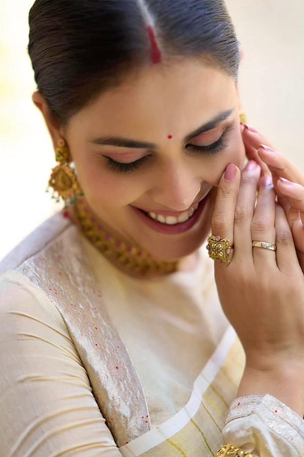 Festive vibes: Stars In beautiful Attire Photos2