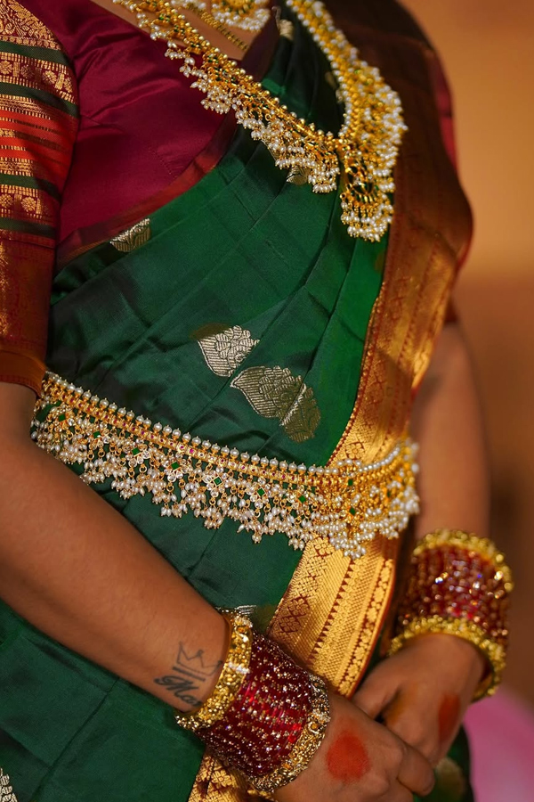 Festive vibes: Stars In beautiful Attire Photos12