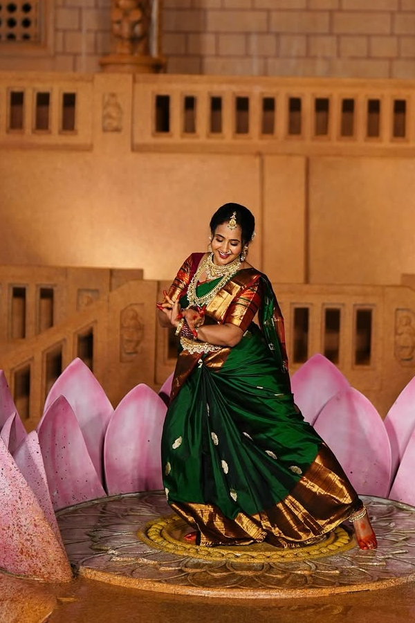 Festive vibes: Stars In beautiful Attire Photos17
