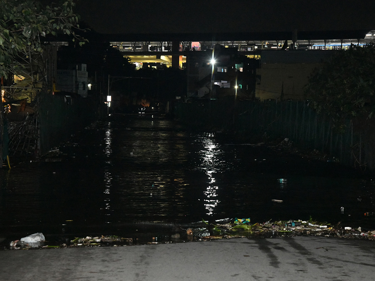 Heavy Flood Water Flows At Musi River In Hyderabad18