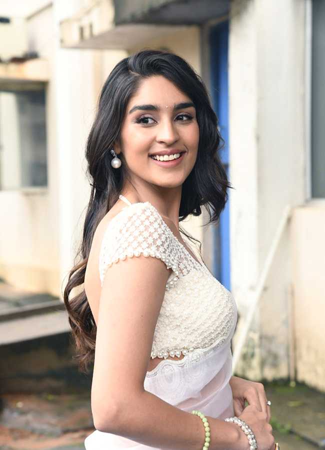 K Ramp Movie Actress Yukti Thareja HD Photos12