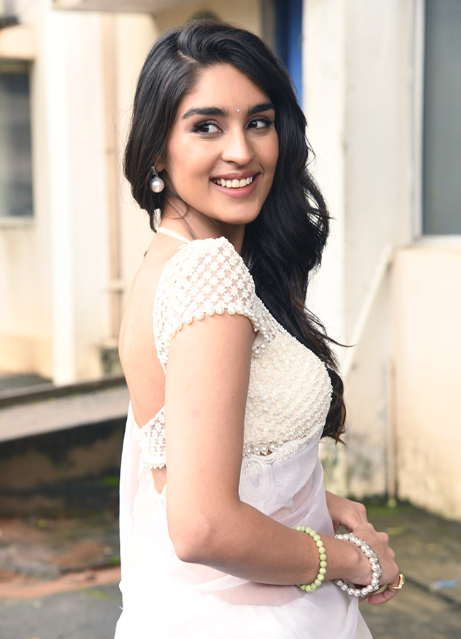 K Ramp Movie Actress Yukti Thareja HD Photos13
