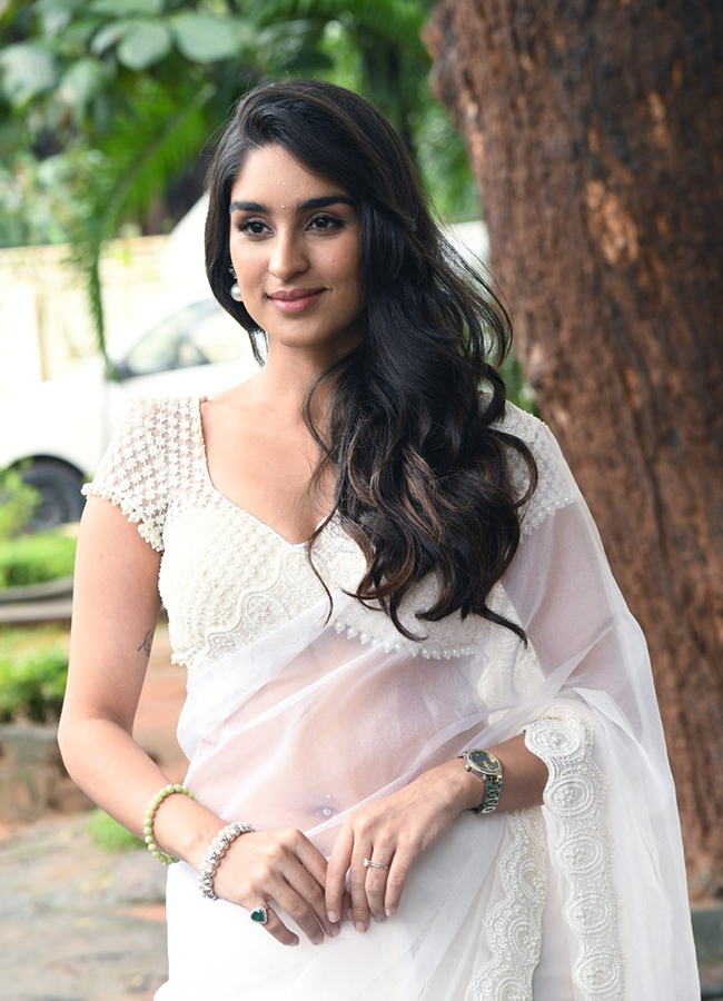 K Ramp Movie Actress Yukti Thareja HD Photos16