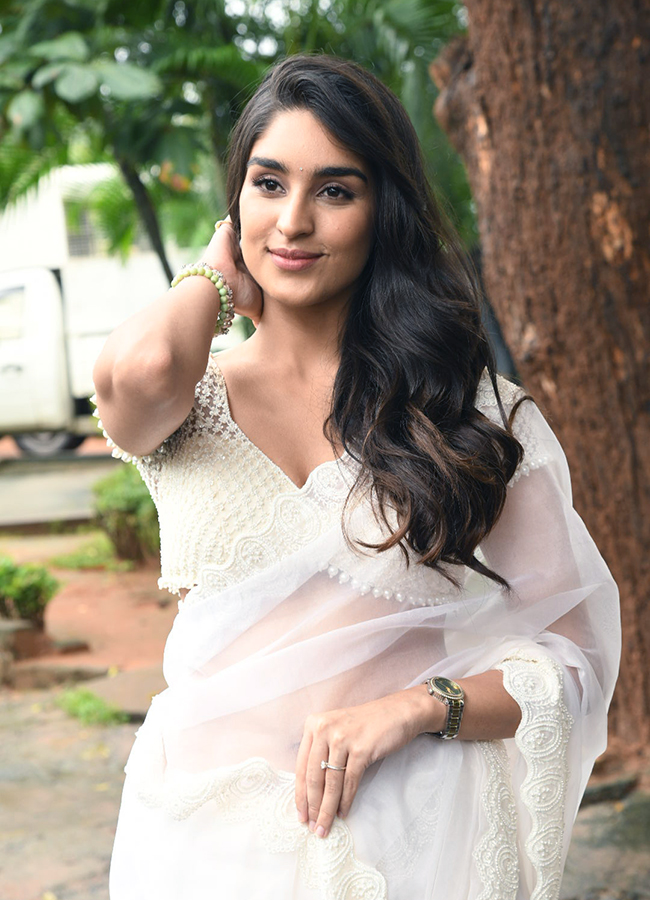 K Ramp Movie Actress Yukti Thareja HD Photos5