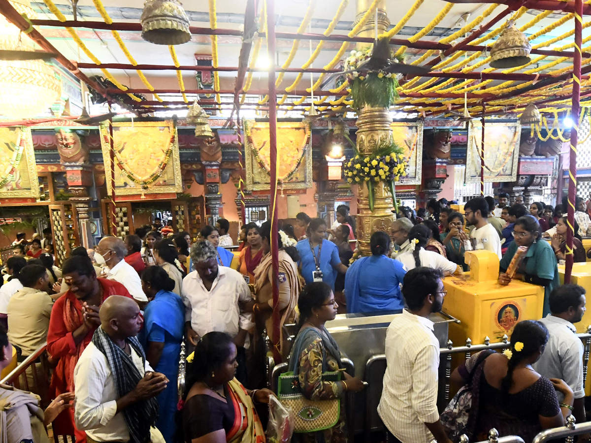 Sri Lalitha Tripura Sundari Devi Alankaram Day 6 In Vijayawada Dasara Navaratri 2025 Photos15