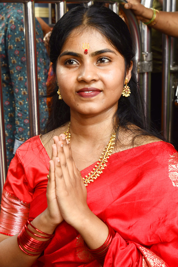 Sri Lalitha Tripura Sundari Devi Alankaram Day 6 In Vijayawada Dasara Navaratri 2025 Photos8