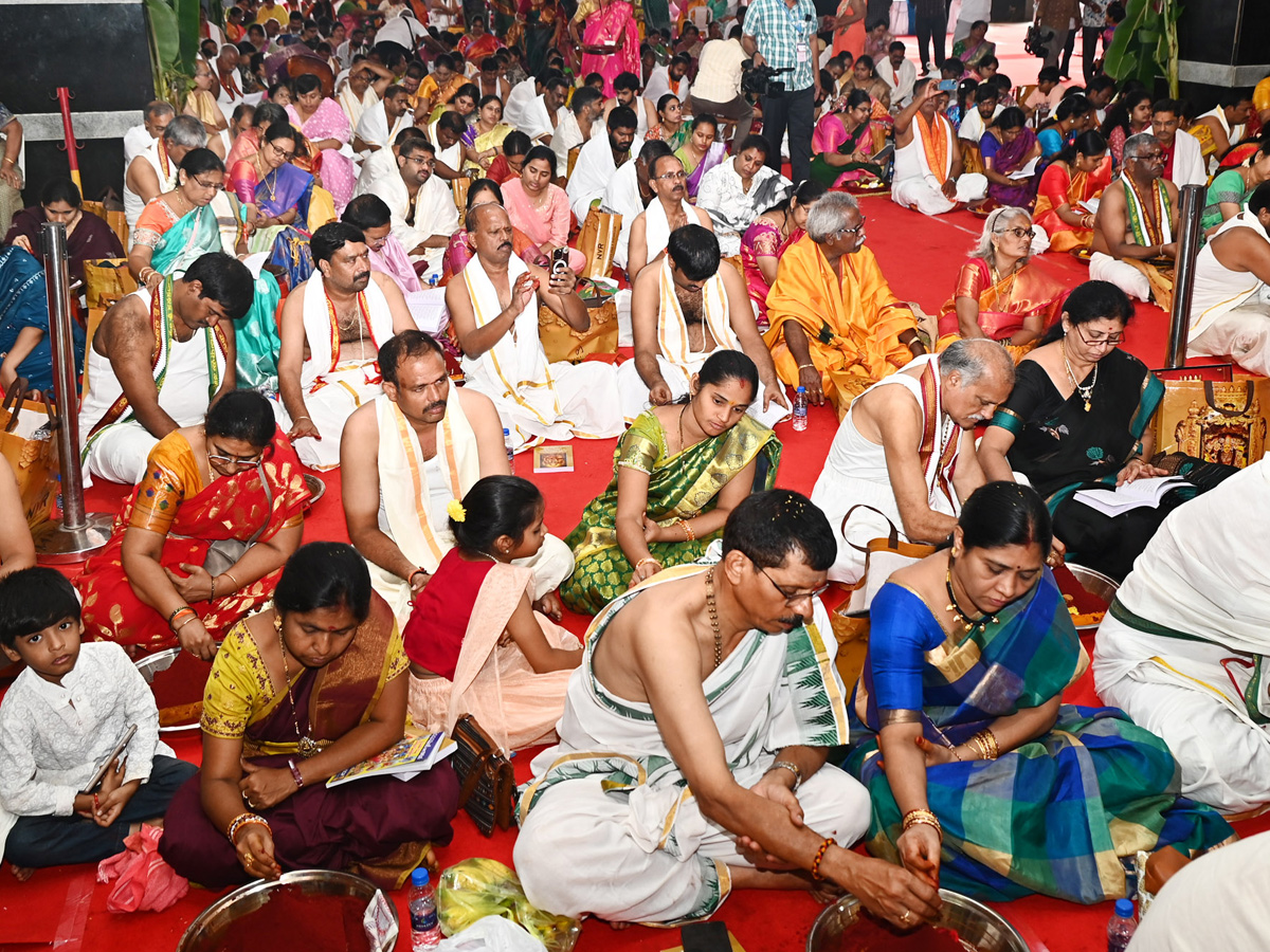 Sri Lalitha Tripura Sundari Devi Alankaram Day 6 In Vijayawada Dasara Navaratri 2025 Photos11