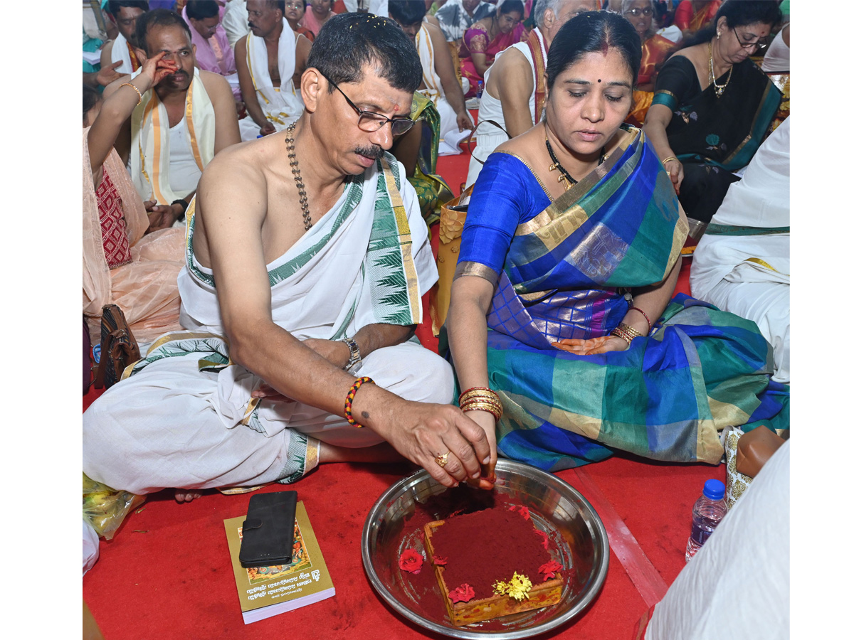 Sri Lalitha Tripura Sundari Devi Alankaram Day 6 In Vijayawada Dasara Navaratri 2025 Photos12