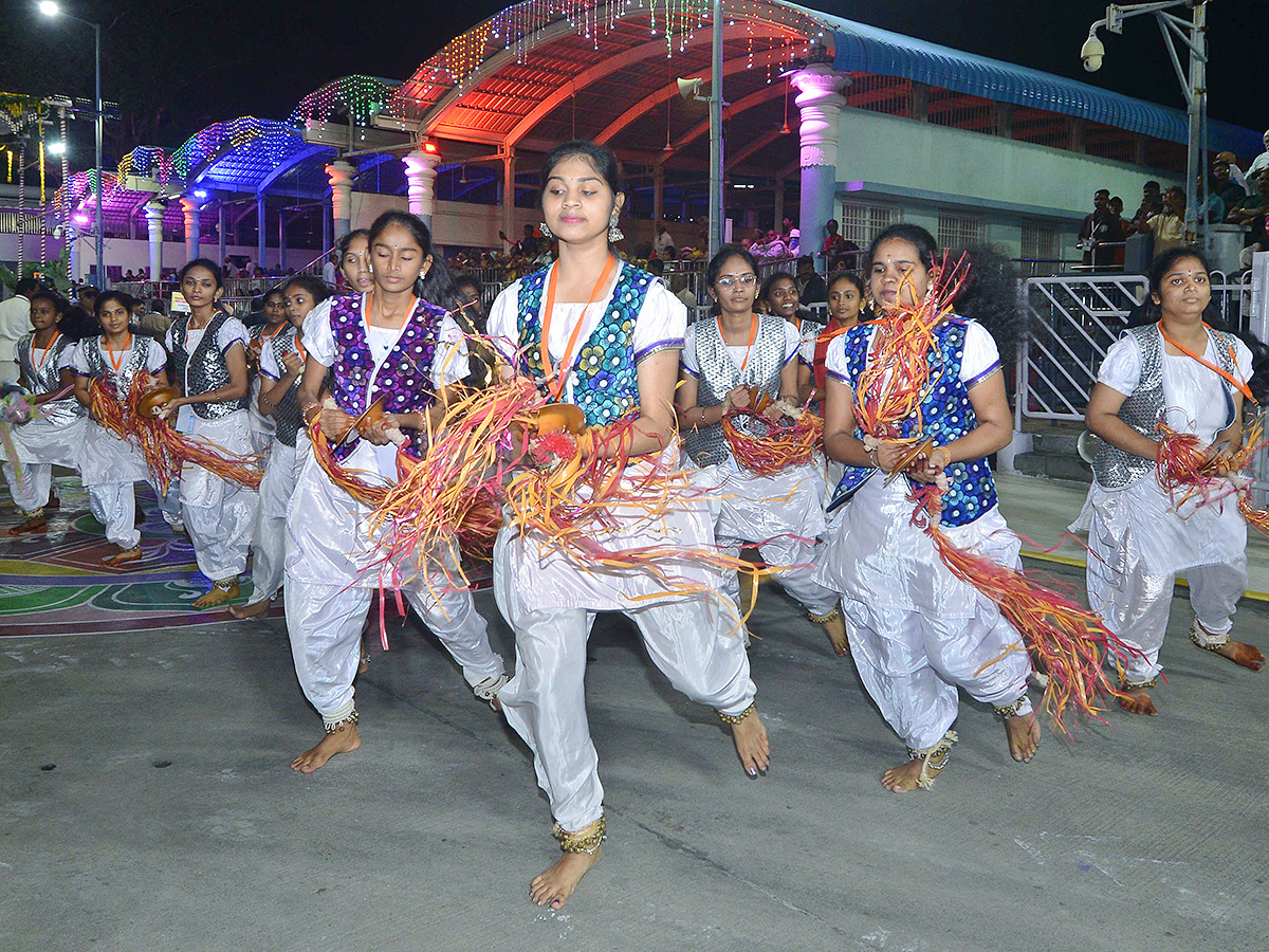 Srivari Brahmotsavam Muthyapu Pandiri Vahanam Photos14