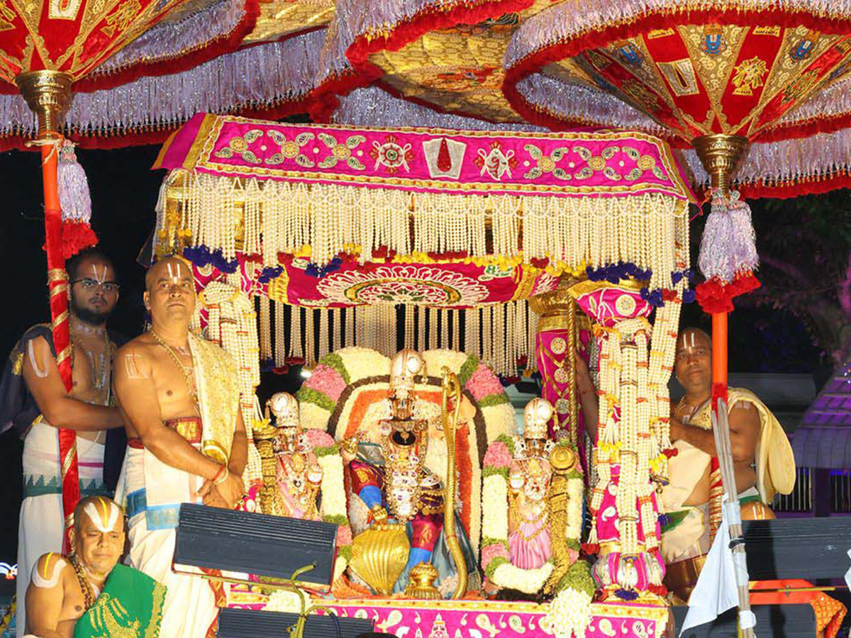 Srivari Brahmotsavam Muthyapu Pandiri Vahanam Photos3