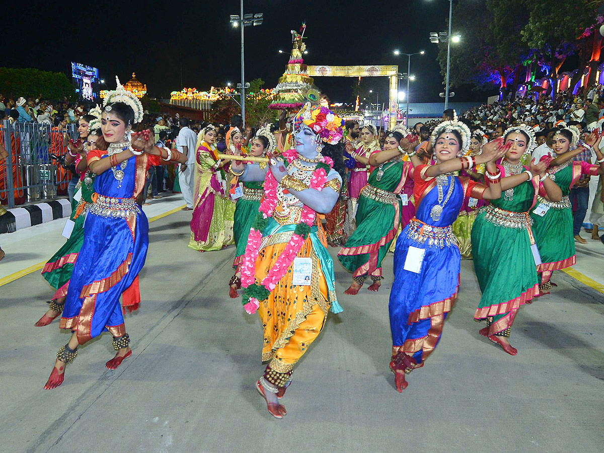 Srivari Brahmotsavam Muthyapu Pandiri Vahanam Photos6