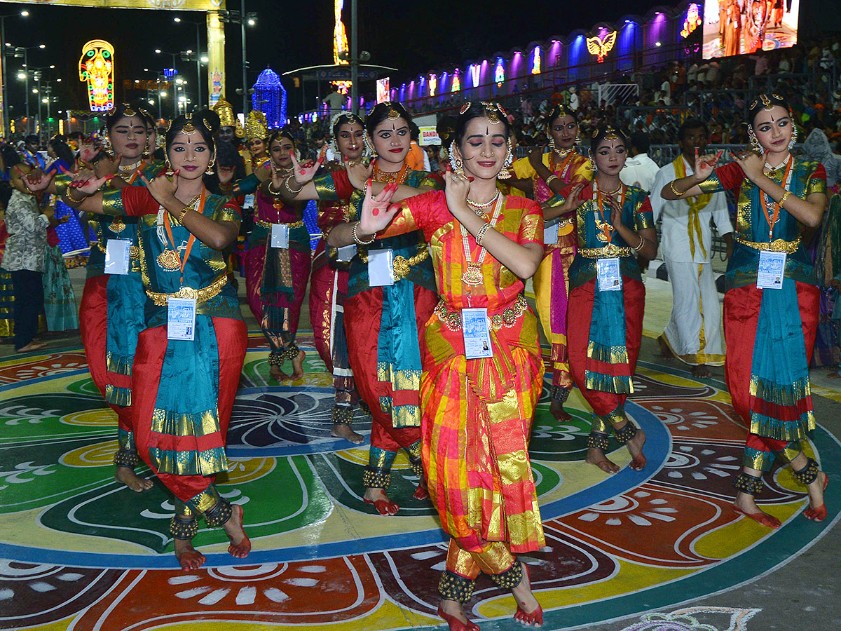 Srivari Brahmotsavam Muthyapu Pandiri Vahanam Photos7