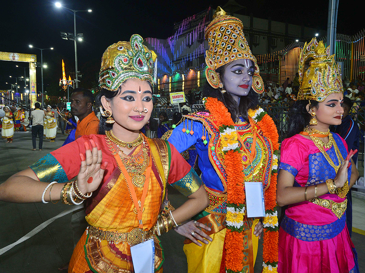 Srivari Brahmotsavam Muthyapu Pandiri Vahanam Photos9