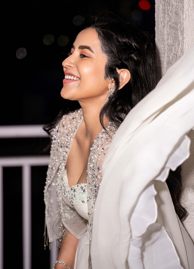 Tollywood Actress Komalee Prasad HD Latest Photos6