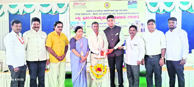 బన్నినగరలో  ఫ్లెక్స్‌ వివాదం1