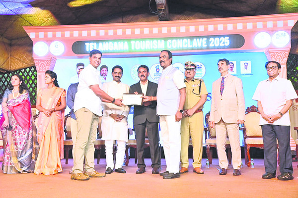 సీడీపీఓ విచారణ1