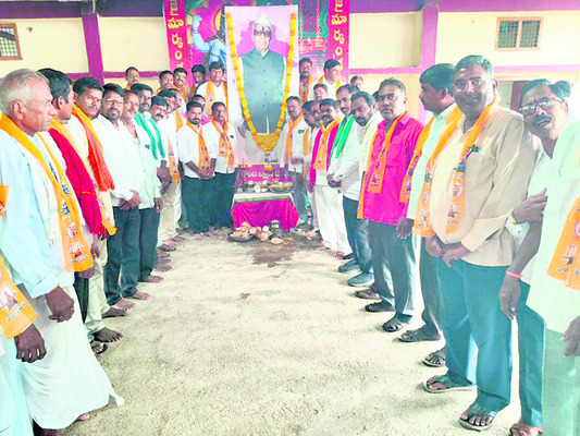 లక్ష్మణ్‌ బాపూజీ సేవలు చిరస్మరణీయం 2