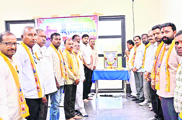 కొండా లక్ష్మణ్‌ బాపూజీకి ఘననివాళి 
2