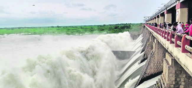 మూసీ ప్రాజెక్టుకు పోటెత్తిన వరద1