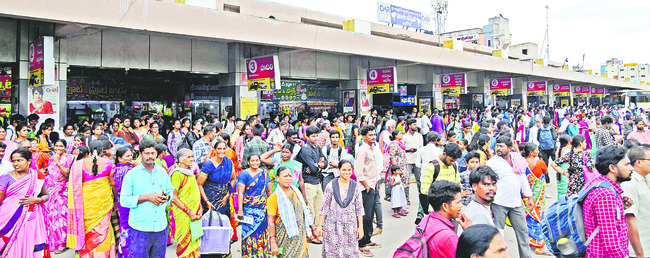 బస్సులెక్కగలవా.. ఓ నరుడా..! 1
