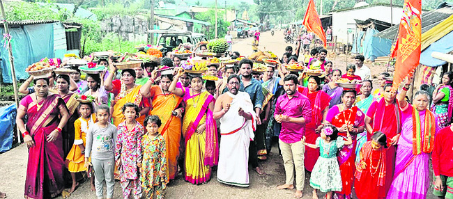 దుర్గమ్మకు ప్రత్యేక పూజలు 1