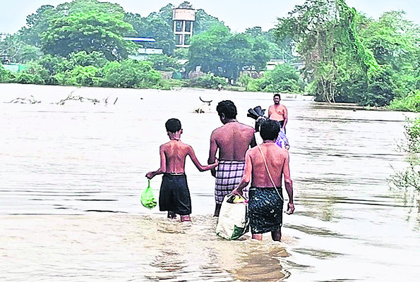 దారులన్నీ ఏరులై. .
3
